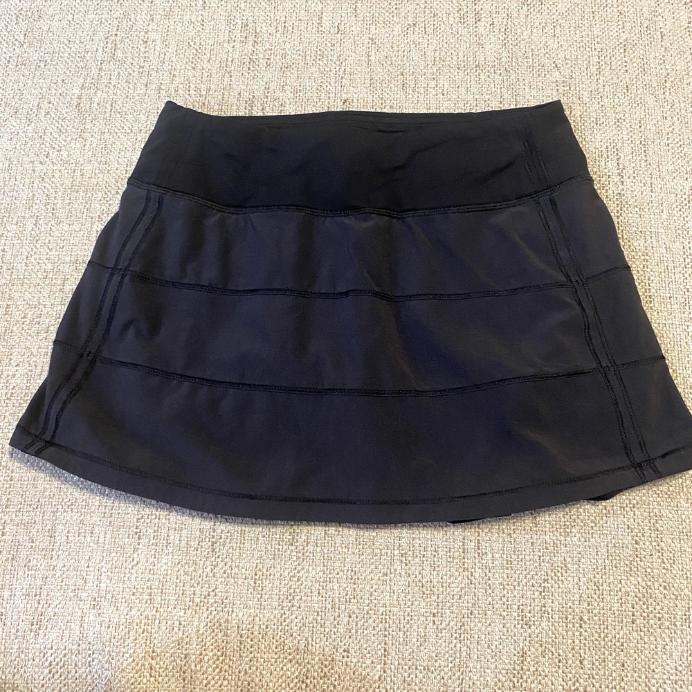 SOLD ON DEPOP Lululemon Mid-Rise skirt - Picture 2 of 3